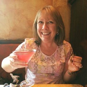 Meet your Posher, Elaine